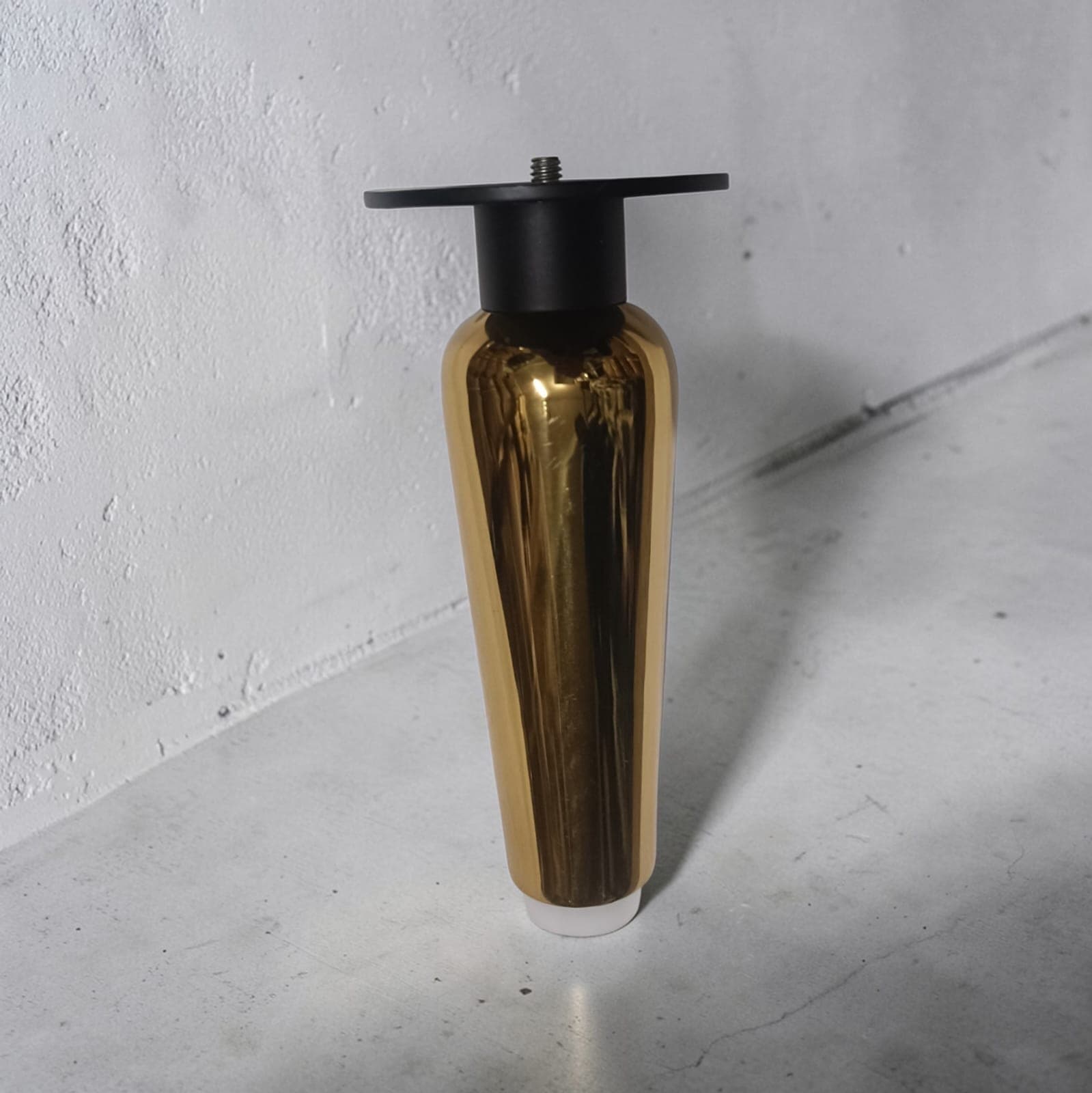 Gelests (089-GK 6 inch) Tapered Sofa Leg – Gold